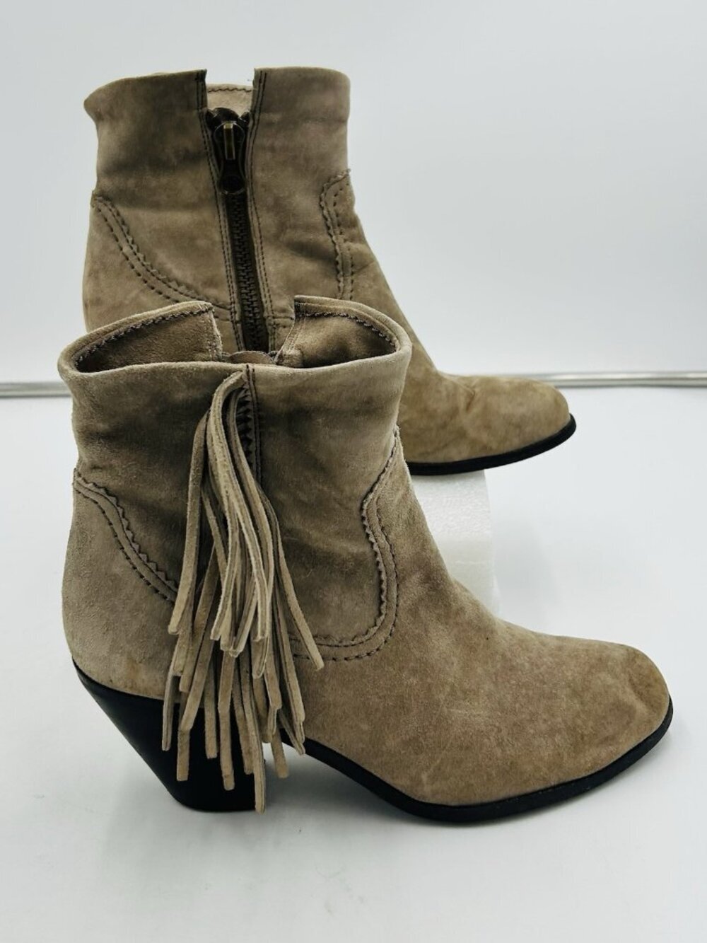 SAM EDELMAN Louie Suede Fringe Ankle Boots Booties Size Women’s 8.5 M Putty Grey